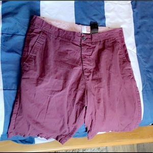 old navy : red//maroon cargo shorts!!